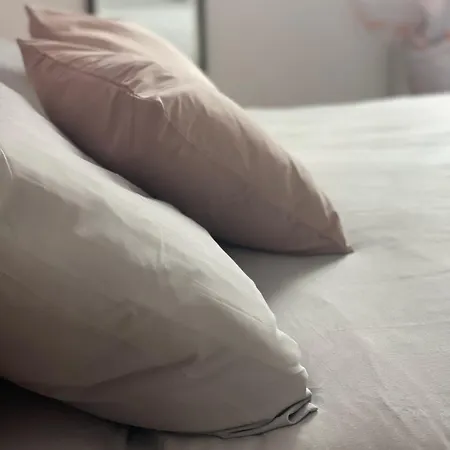 Apartment Hom - Fino A 7 Posti Letto Comodo Al Centro Storico, Al Casello A1 E Stazione Av